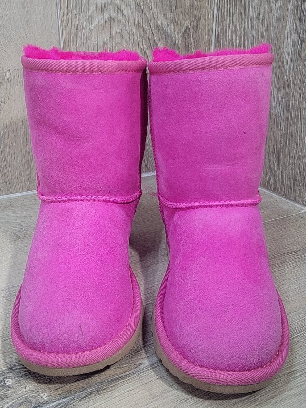 UGG Kids Classic II Kid's Size 1 Pink Suede Shearling Pull on Boots 1017703K